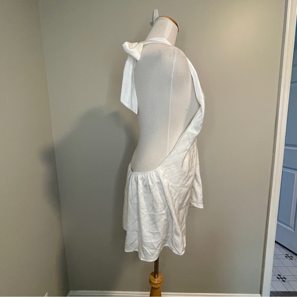 Vici Collection Satin Crossover Halter Neck Top in White XL - Picture 4 of 7